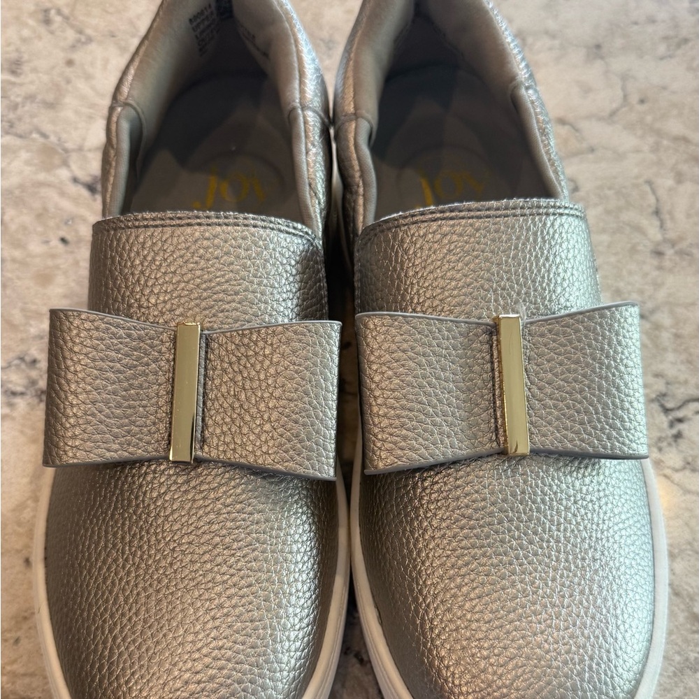 Joy Metallic Minimalist Sneakers with Metal Accent